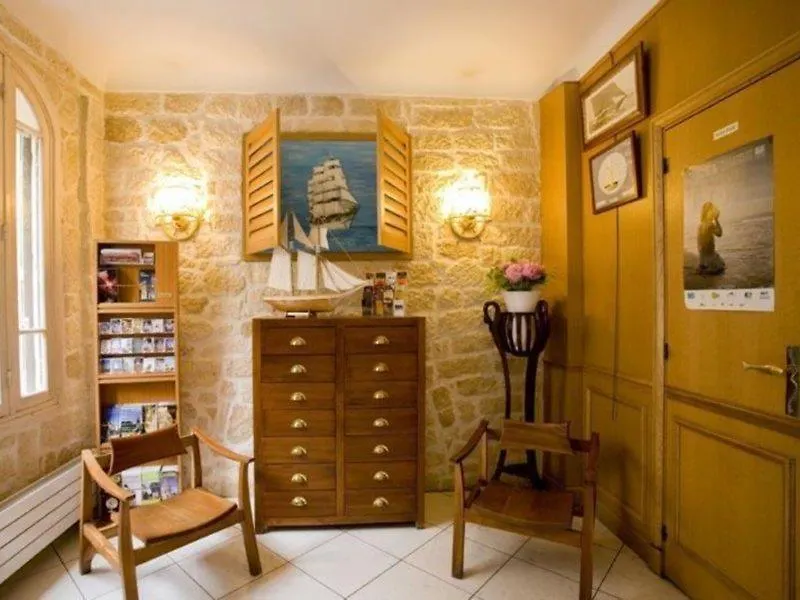 Hotel L'Amiral Parigi 3*,  Francia